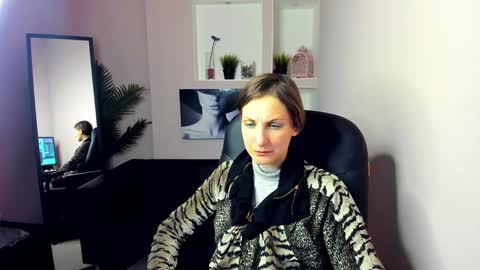 Aurora online show from December 18, 2024, 11:30 pm