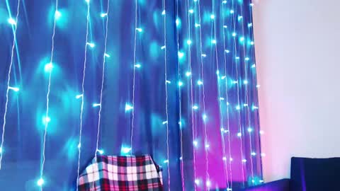 Snapshot of auroraunique chatting on March 6, 2025, 3:35 pm Aurora online show from March 6, 2025, 3:35 pm