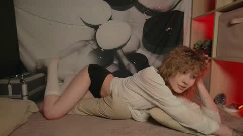 Aurora  online show from March 1, 2026, 12:12 am