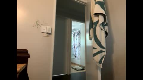 Milf4u online show from December 16, 2025, 3:33 am