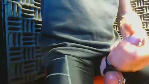 aussieraz online show from April 9, 2026, 7:14 am