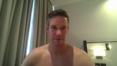 Snapshot of aussiesurfer0000 chatting on February 11, 2025, 6:19 am aussiesurfer0000 online show from February 11, 2025, 6:19 am