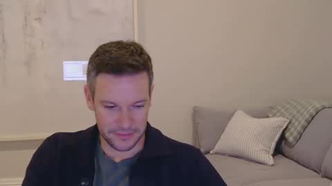 aussiesurfer0000 online show from May 15, 2026, 5:14 am