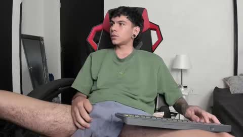 Snapshot of austin_falcon chatting on February 14, 2025, 8:59 pm Austin online show from February 14, 2025, 8:59 pm