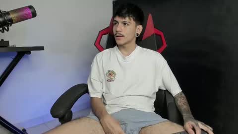 Snapshot of austin_falcon chatting on September 15, 2025, 8:09 pm Austin online show from September 15, 2025, 8:09 pm