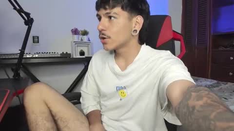 Snapshot of austin_falcon chatting on October 14, 2025, 7:03 pm Austin online show from October 14, 2025, 7:03 pm