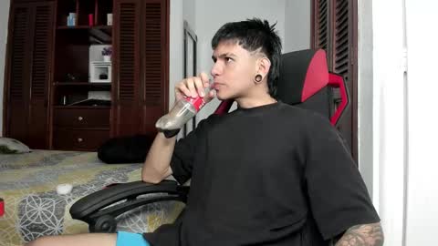 Snapshot of austin_falcon chatting on November 13, 2025, 8:08 pm Austin online show from November 13, 2025, 8:08 pm