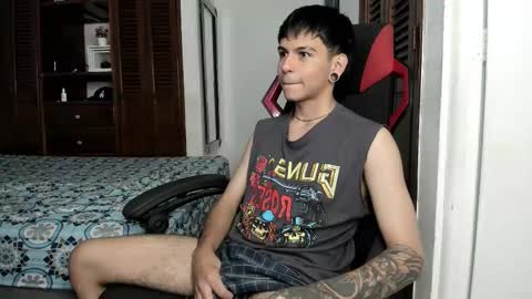 Snapshot of austin_falcon chatting on November 21, 2025, 8:18 pm Austin online show from November 21, 2025, 8:18 pm