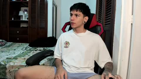 Snapshot of austin_falcon chatting on November 24, 2025, 8:30 pm Austin online show from November 24, 2025, 8:30 pm