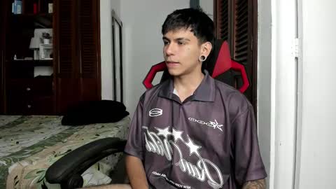 Snapshot of austin_falcon chatting on November 25, 2025, 8:09 pm Austin online show from November 25, 2025, 8:09 pm