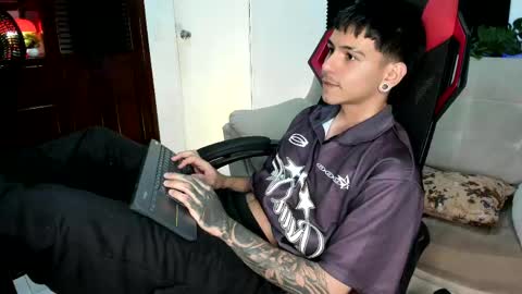 Austin online show from April 15, 2026, 7:58 pm