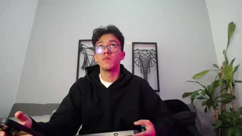 Snapshot of austinreeds chatting on October 22, 2025, 12:05 pm austinreeds online show from October 22, 2025, 12:05 pm