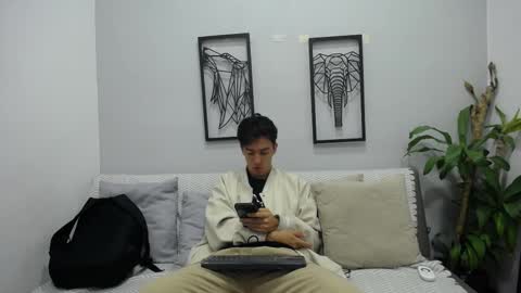 austinreeds online show from November 24, 2025, 12:27 pm