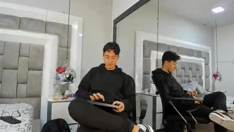 austinreeds online show from February 25, 2026, 12:48 pm