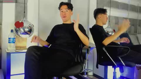 Snapshot of austinreeds chatting on March 18, 2026, 12:30 pm austinreeds online show from March 18, 2026, 12:30 pm