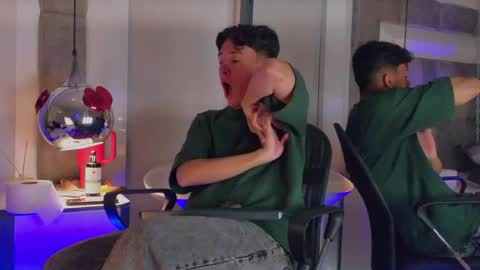 Snapshot of austinreeds chatting on April 14, 2026, 2:34 pm austinreeds online show from April 14, 2026, 2:34 pm