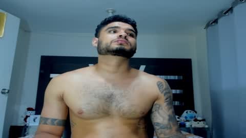 AustinTorres  online show from January 14, 2025, 3:32 am