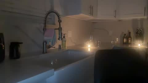 Auntumnfalls online show from November 15, 2025, 12:02 pm