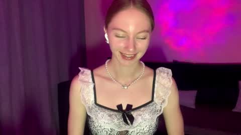 Snapshot of autumnroginson chatting on September 9, 2025, 6:40 pm Annie online show from September 9, 2025, 6:40 pm