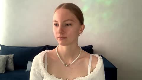 Snapshot of autumnroginson chatting on September 11, 2025, 7:30 am Annie online show from September 11, 2025, 7:30 am