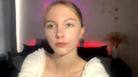 Snapshot of autumnroginson chatting on September 18, 2025, 12:51 pm Annie online show from September 18, 2025, 12:51 pm