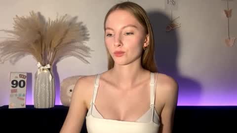 Snapshot of autumnroginson chatting on September 21, 2025, 3:02 pm Annie online show from September 21, 2025, 3:02 pm