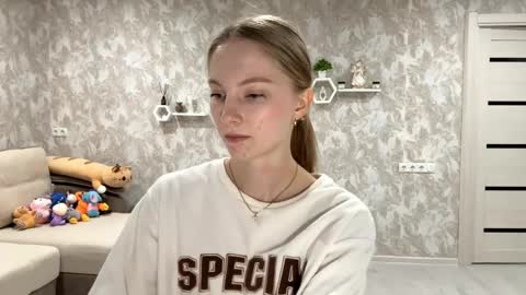 Snapshot of autumnroginson chatting on October 8, 2025, 3:20 pm Annie online show from October 8, 2025, 3:20 pm