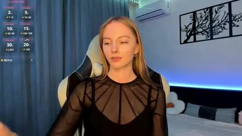 Snapshot of autumnroginson chatting on November 19, 2025, 3:12 pm Annie online show from November 19, 2025, 3:12 pm