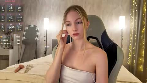 Snapshot of autumnroginson chatting on February 13, 2026, 1:18 pm Annie online show from February 13, 2026, 1:18 pm