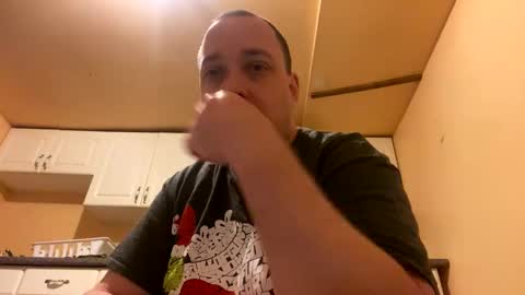 Snapshot of auz1812 chatting on December 2, 2024, 7:36 am Auz online show from December 2, 2024, 7:36 am