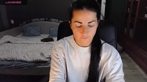 Ava online show from December 1, 2025, 11:48 am