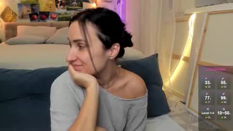 Snapshot of ava_athena chatting on November 9, 2025, 4:27 pm Ava online show from November 9, 2025, 4:27 pm