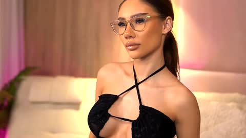 Snapshot of ava_heath chatting on January 7, 2025, 10:41 pm Ava online show from January 7, 2025, 10:41 pm