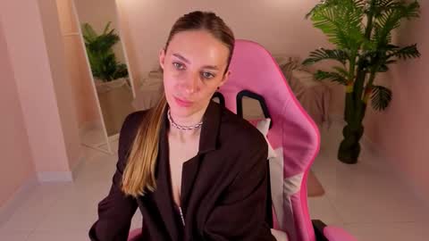 Snapshot of ava_ridge chatting on January 8, 2026, 8:49 am Ava online show from January 8, 2026, 8:49 am