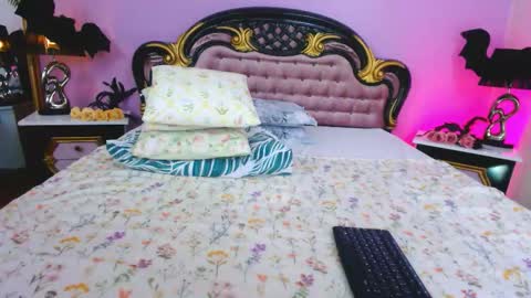 avaaaddamss online show from October 22, 2025, 9:09 am