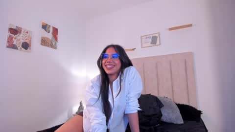 Snapshot of avaline_blanc chatting on January 12, 2025, 11:50 am Avaline Help me reach 100 likes TRANSMISSION EVERY DAY FROM 39 PM online show from January 12, 2025, 11:50 am