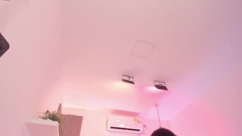 Avalon online show from February 18, 2026, 8:05 pm