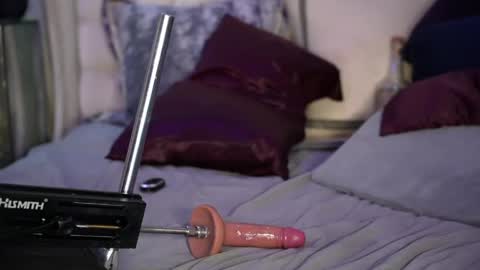Snapshot of avalonnfoxx chatting on May 10, 2026, 11:15 am AvalonnFoxx online show from May 10, 2026, 11:15 am