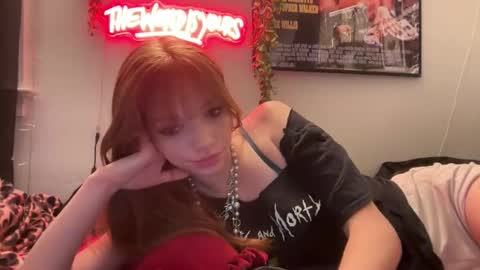 Snapshot of avaxlee chatting on June 6, 2026, 12:49 am avaxlee online show from June 6, 2026, 12:49 am