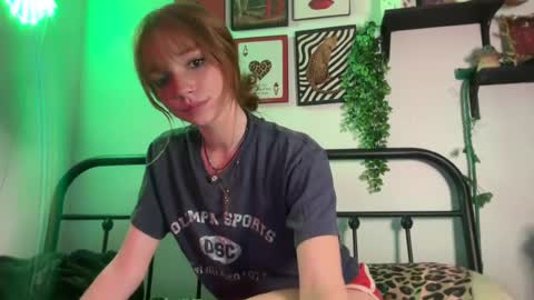 Snapshot of avaxlee chatting on June 27, 2026, 2:16 am avaxlee online show from June 27, 2026, 2:16 am
