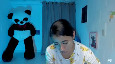 Snapshot of ave_fenix69 chatting on December 4, 2024, 2:53 am Valery -- online show from December 4, 2024, 2:53 am