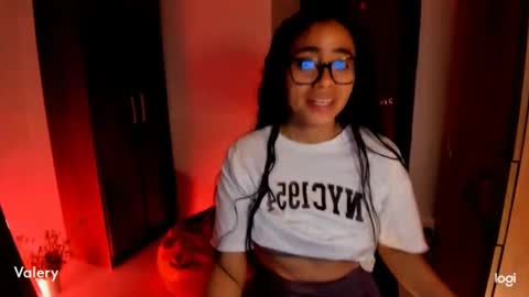 Snapshot of ave_fenix69 chatting on November 4, 2025, 1:16 am Valery -- online show from November 4, 2025, 1:16 am