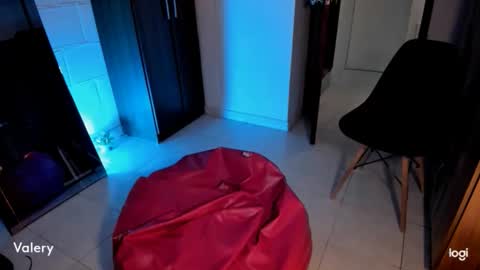 Snapshot of ave_fenix69 chatting on November 16, 2025, 8:14 pm Valery -- online show from November 16, 2025, 8:14 pm