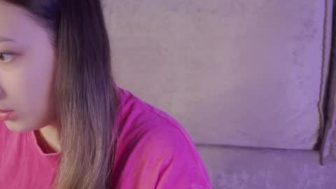 Kate  online show from December 17, 2025, 11:38 am