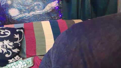 raven blue online show from November 28, 2025, 4:48 am