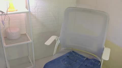 Snapshot of averageuncut1 chatting on March 10, 2026, 8:41 am Rhian online show from March 10, 2026, 8:41 am