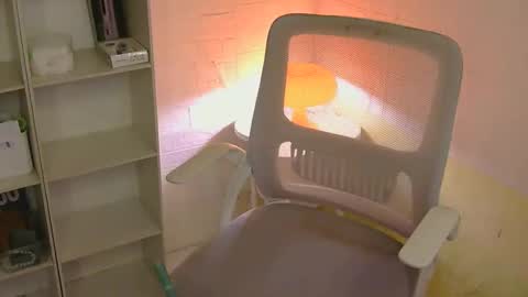 Snapshot of averageuncut1 chatting on April 1, 2026, 3:40 am Rhian online show from April 1, 2026, 3:40 am