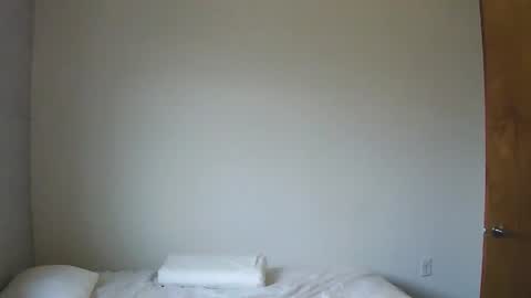 Avery online show from April 2, 2026, 11:24 pm