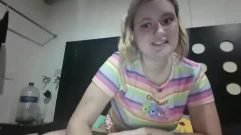 Snapshot of avery_doll21 chatting on June 11, 2026, 12:32 am Avery Doll online show from June 11, 2026, 12:32 am