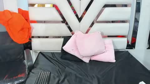 Snapshot of avi_thomsonn_ chatting on June 14, 2026, 2:24 am avi_thomsonn_ online show from June 14, 2026, 2:24 am